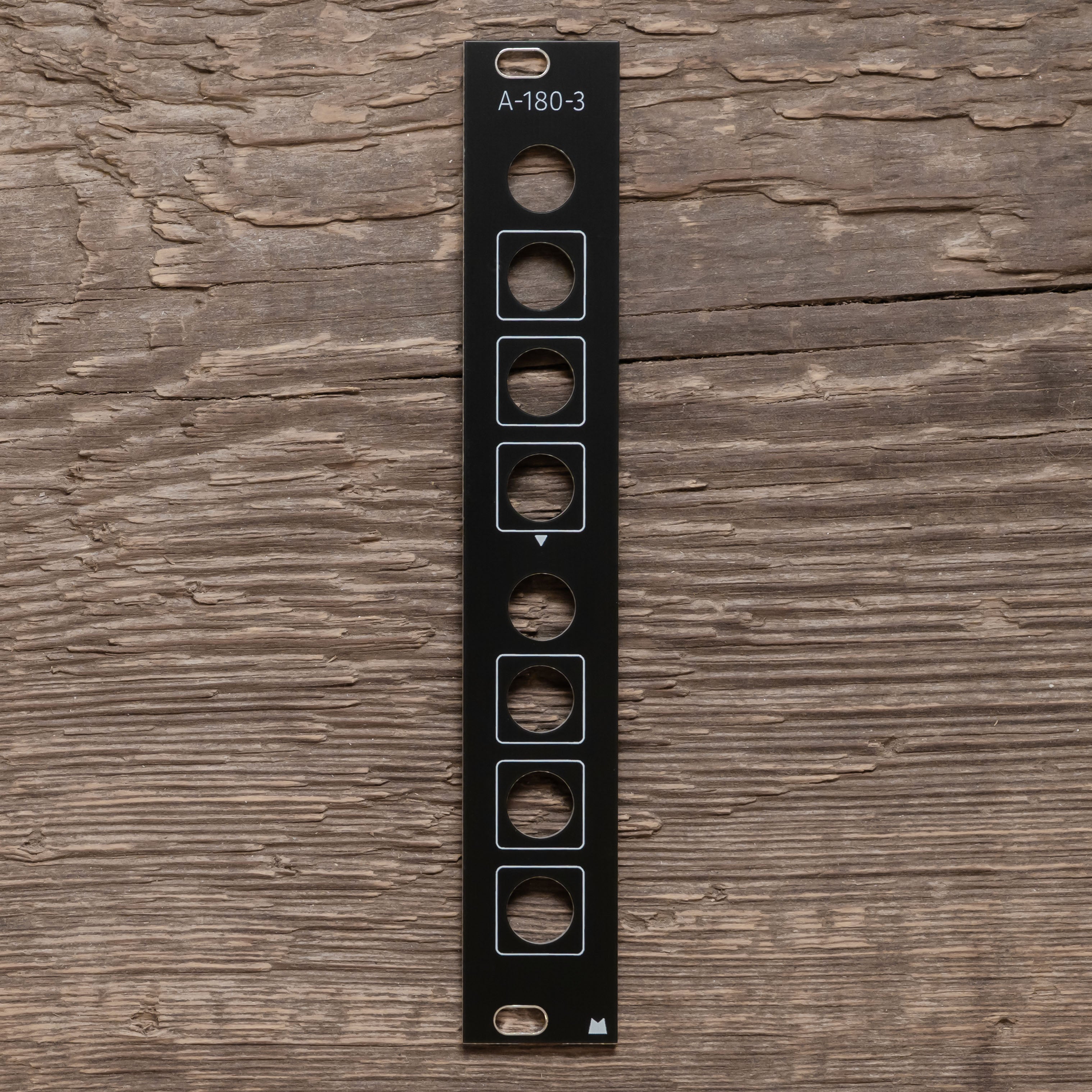 A-180-3 Buffered Multiple black panel – Mörk Modules