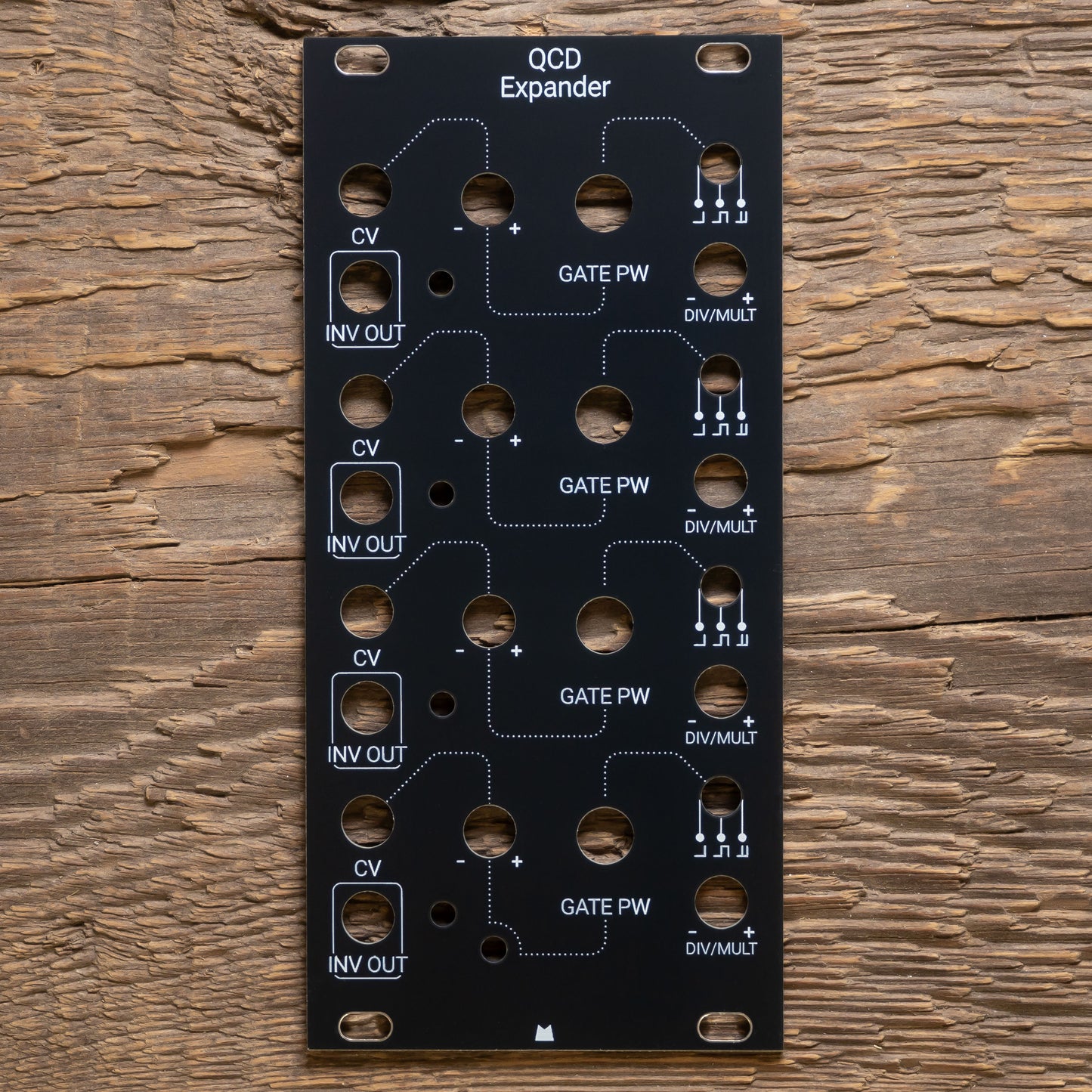 Quad Clock Distributor Expander black panel