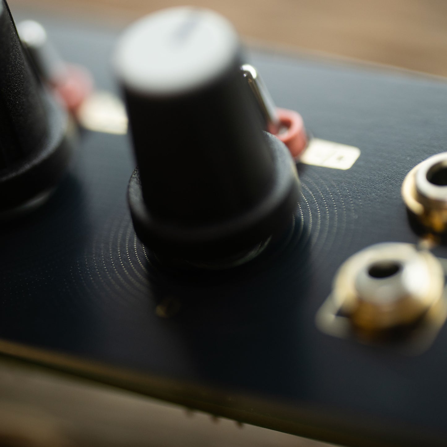 Quadratt 1U (metal switches) - Golden Disco - black & gold panel