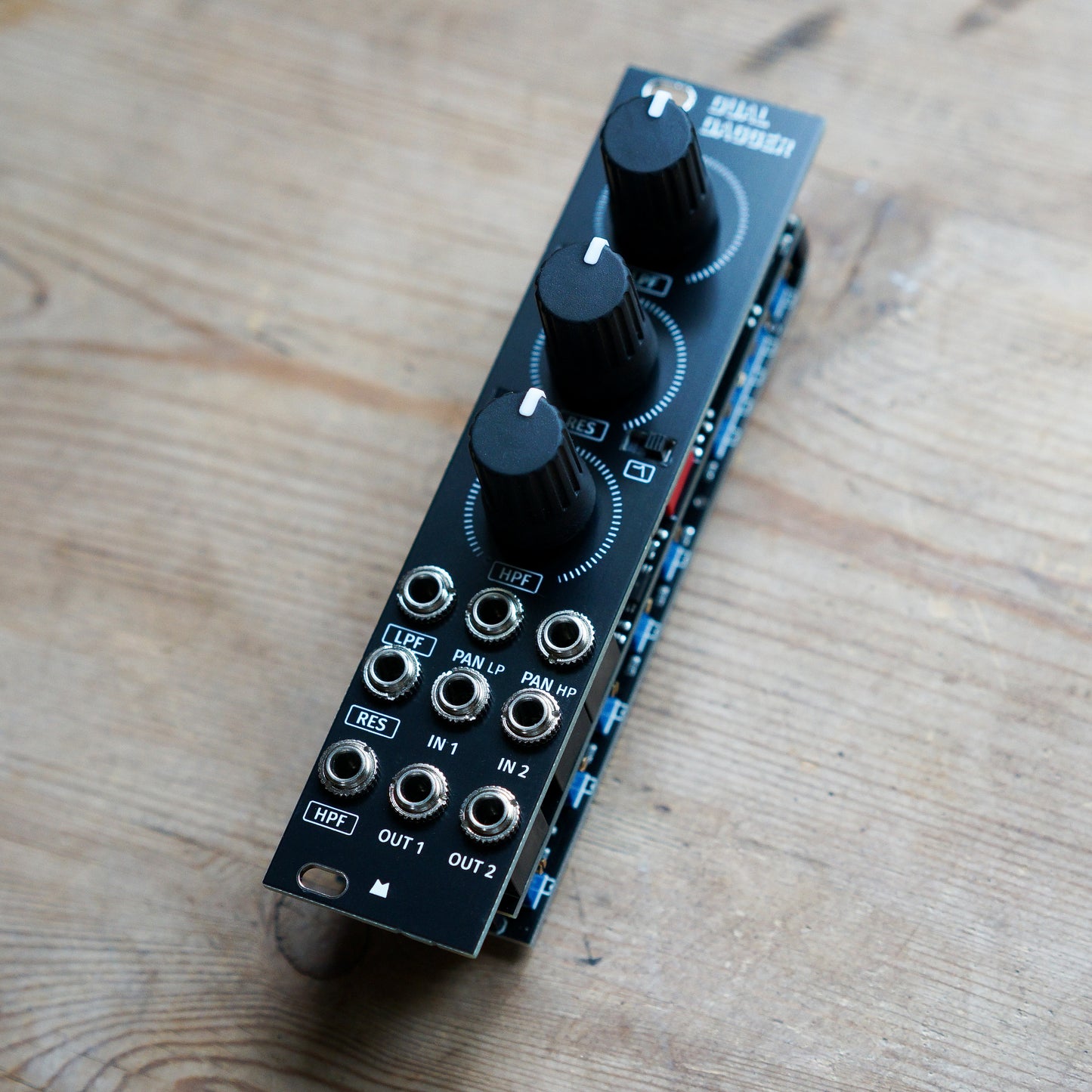 Dual Dagger black panel