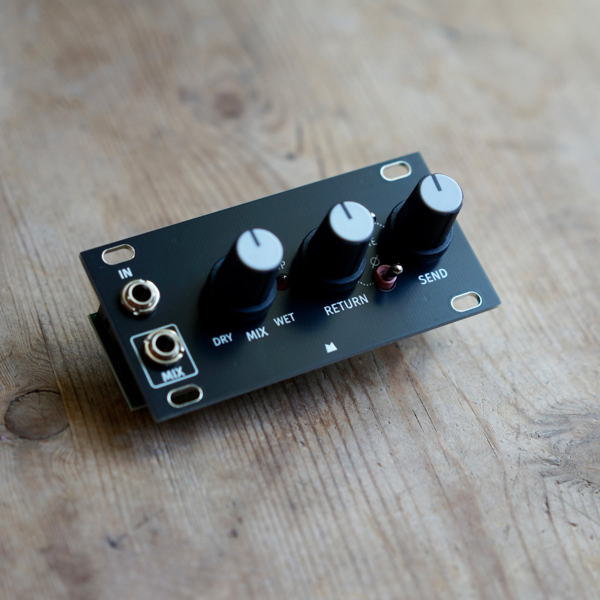 Pedal I/O 1U black panel – Mork Modules