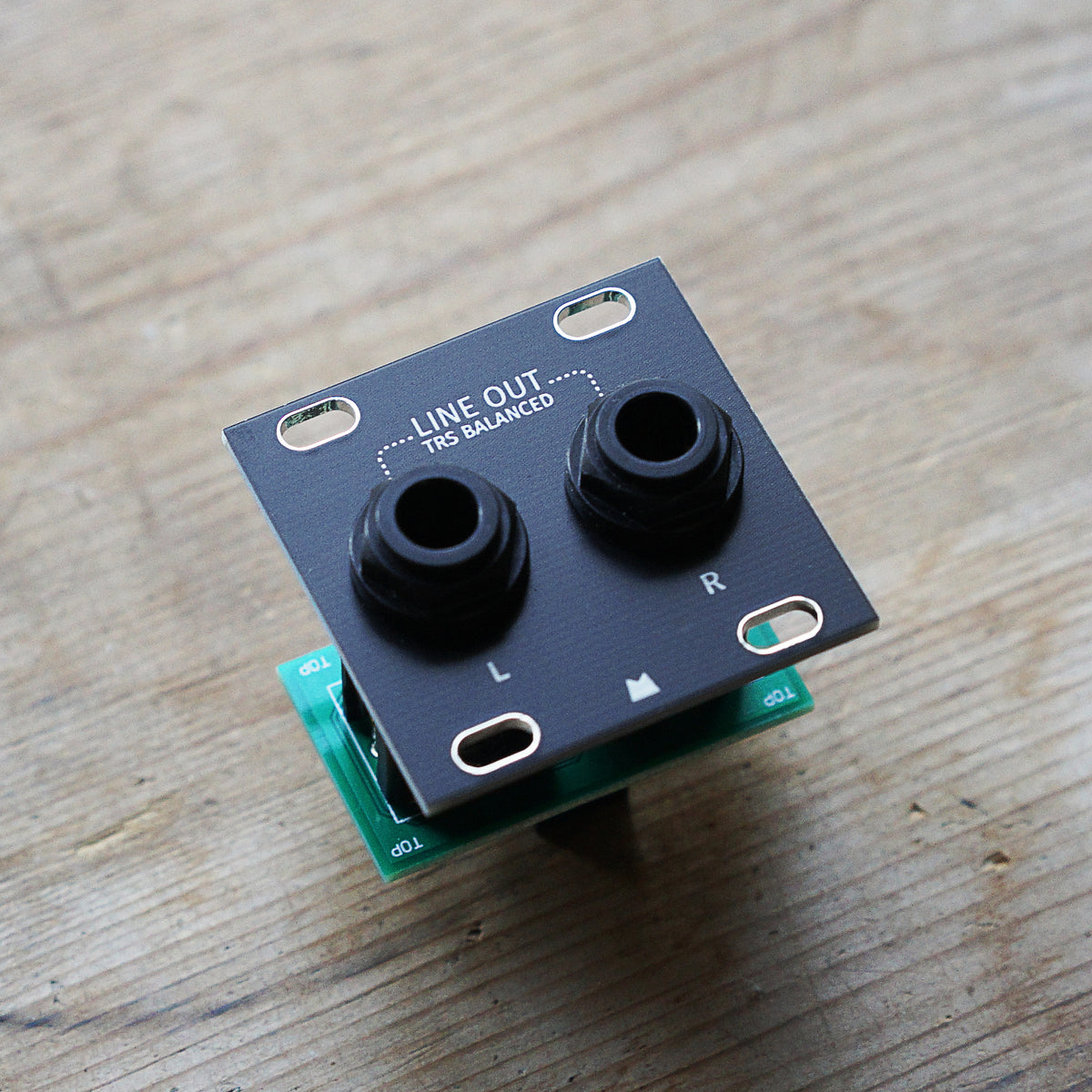 Stereo Line Out Jacks 1U black panel Mork Modules