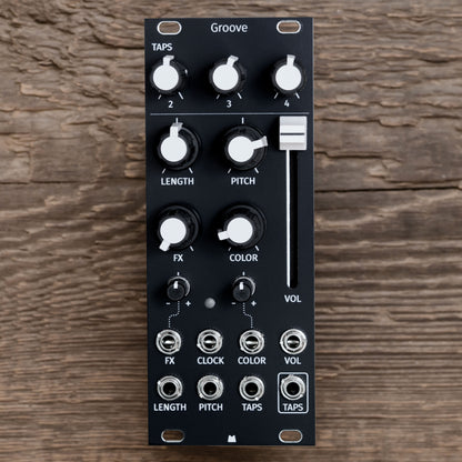 Bohm Groove black panel