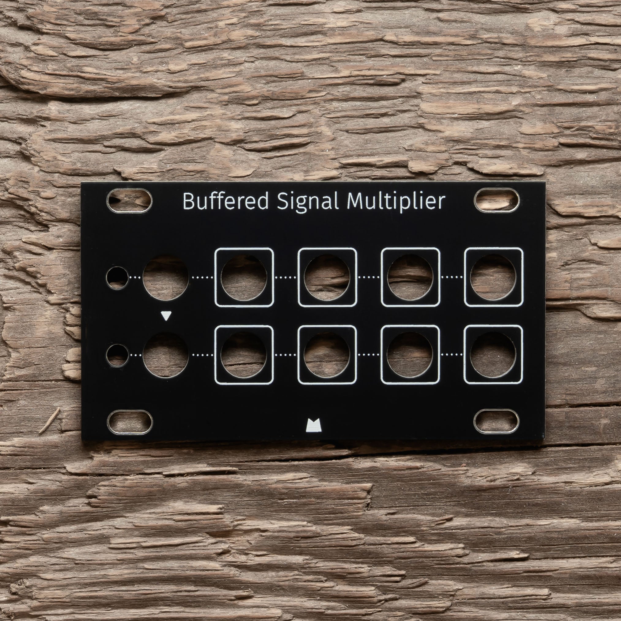 Buffered Signal Multiplier 1U black panel – Mörk Modules
