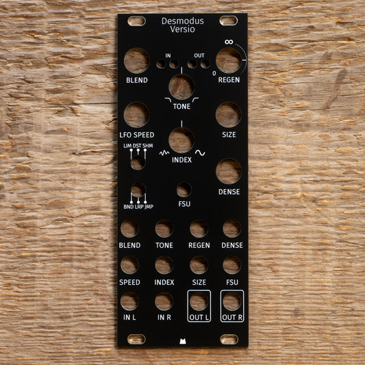 Desmodus Versio black panel