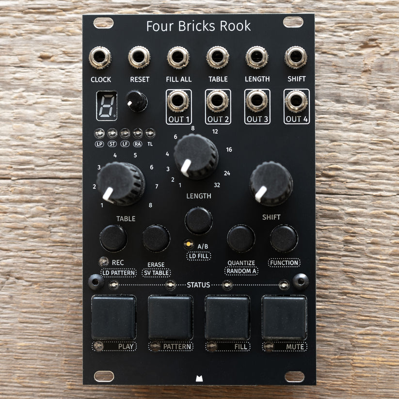 Four Bricks Rook black panel – Mörk Modules