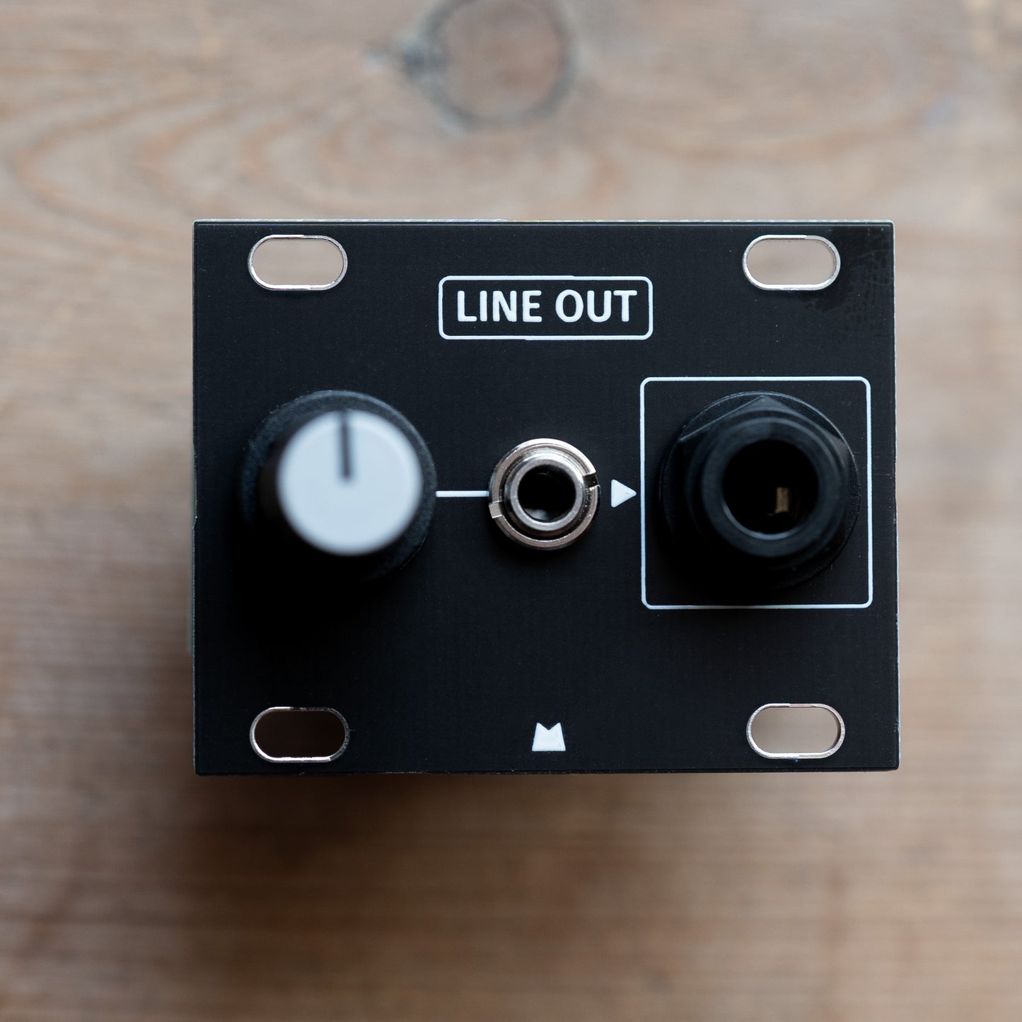 Line Out 1U black panel