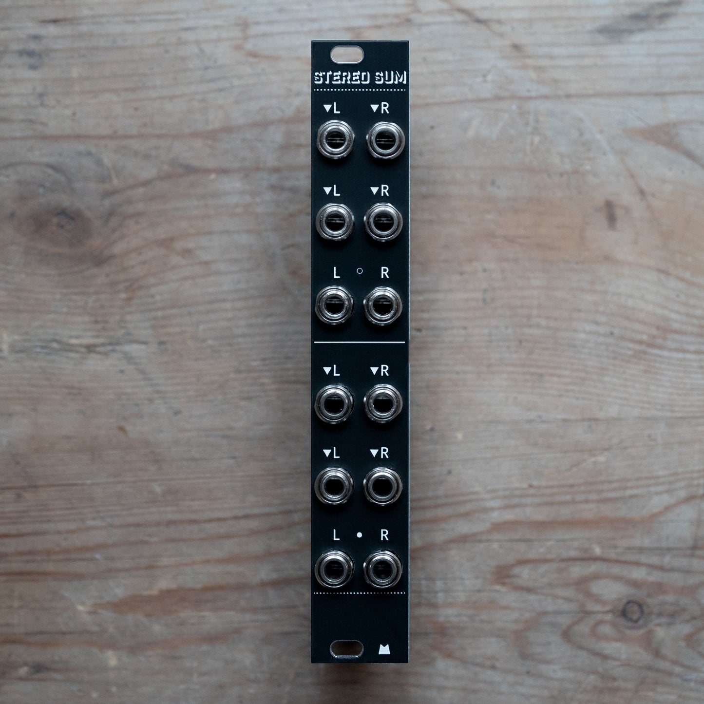 Stereo Sum black panel