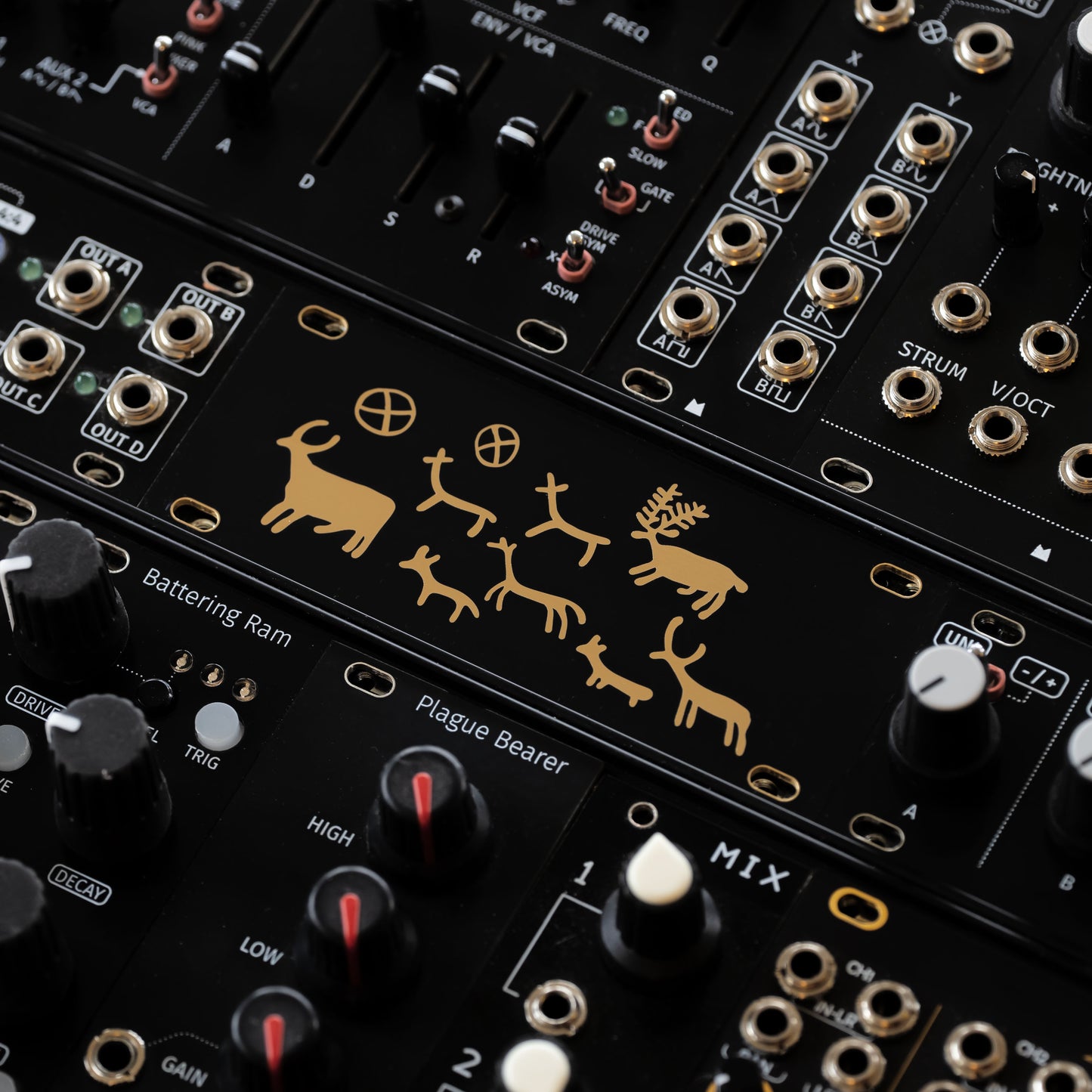 Blank - Runes Herd - 20hp 1U - black & gold