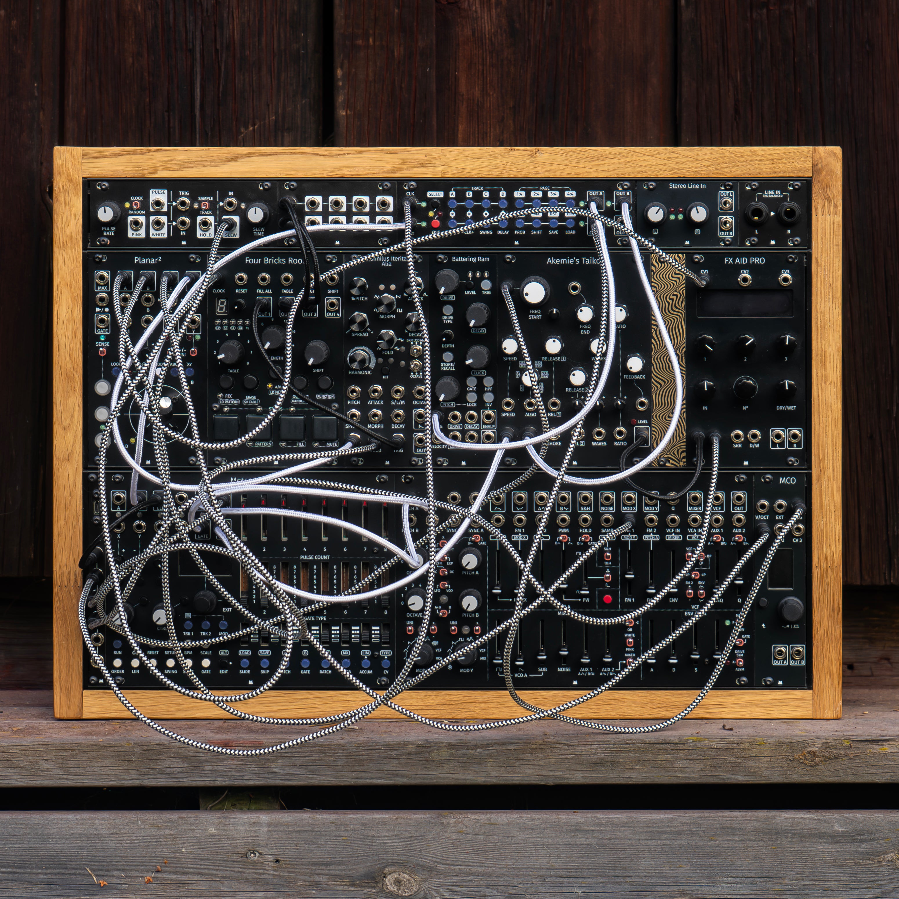 Steppy 3U black panel – Mörk Modules