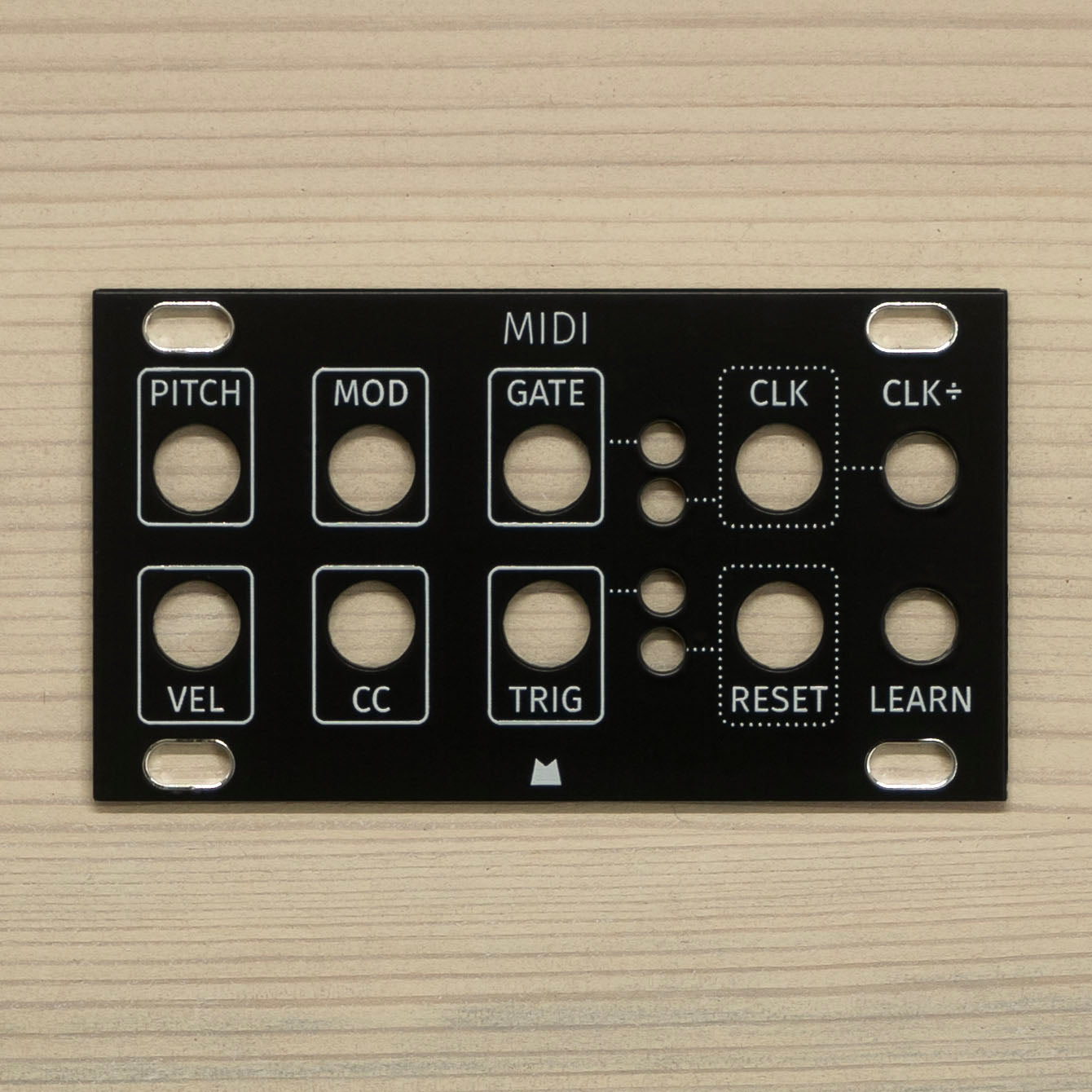 MIDI 1U black panel