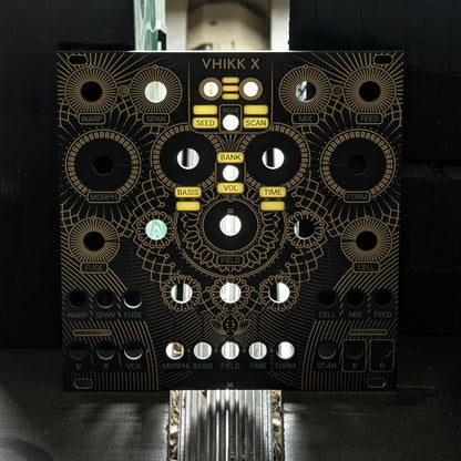 Vhikk X - Golden Lotus - black & gold panel