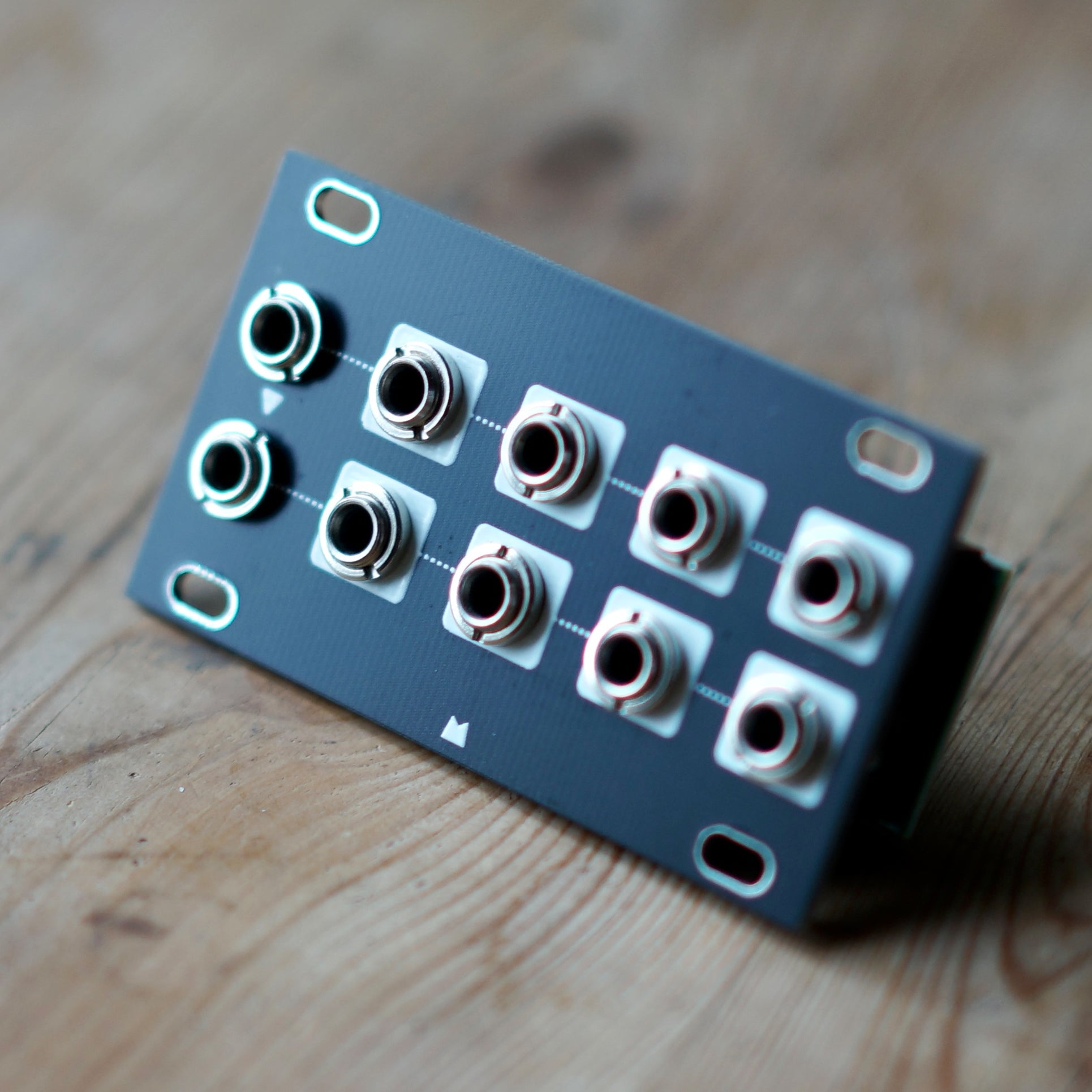 Buff Mult 1U black panel – Mork Modules