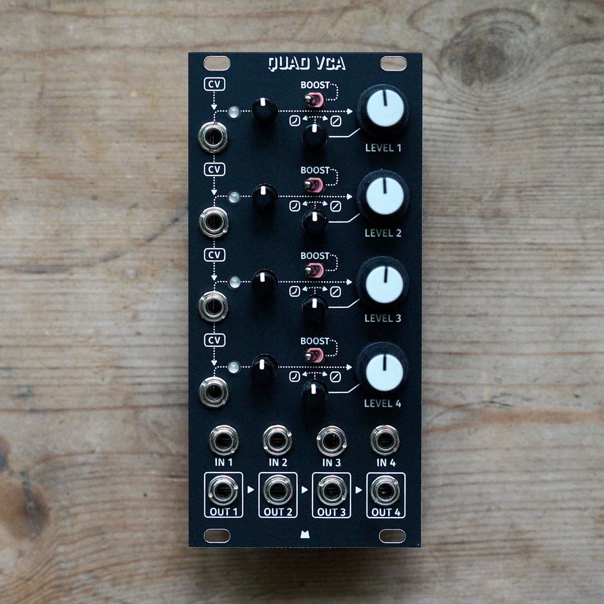 Quad Vcf Module Quad VCA black panel – Mork Modules